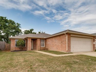 7940 Hidden Brook Drive, Fort Worth, TX 76120