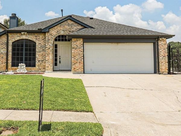 5616 Indian Hill Drive, Arlington, TX 76018
