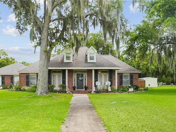 123 SARAH Drive , Belle Chasse, LA 70037