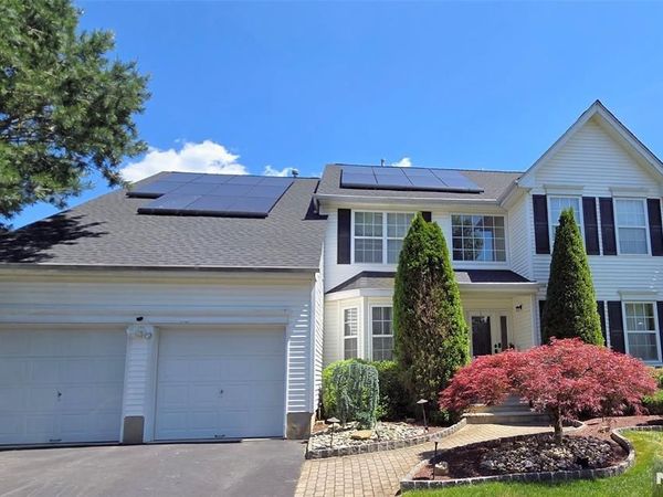 33 Kopak Way, SPOTSWOOD, NJ 08884
