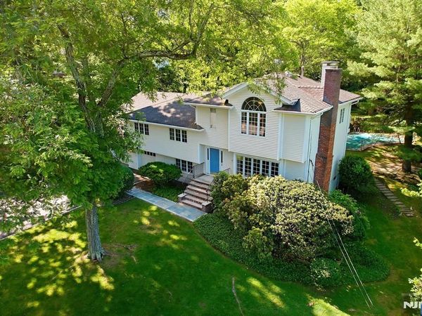 1 Winding Way, NORTH CALDWELL, NJ 07006