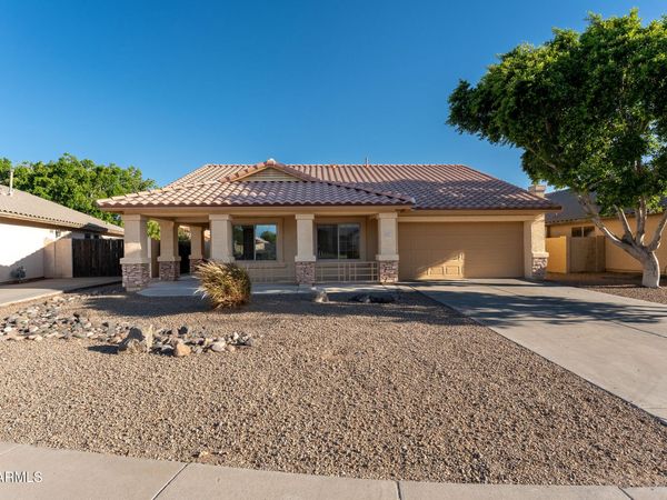 9935 W IRMA Lane, Peoria, AZ 85382