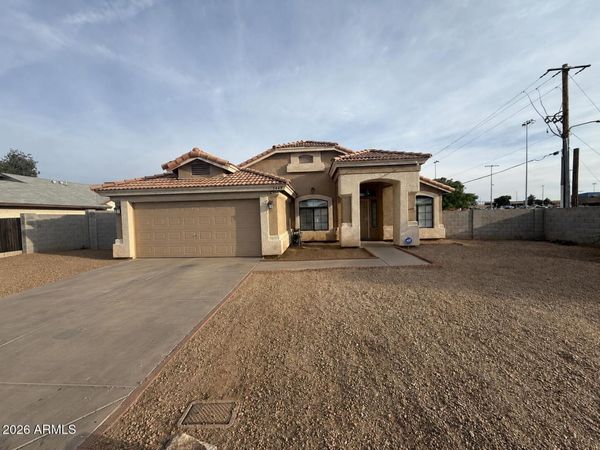 7449 W OCOTILLO Road, Glendale, AZ 85303