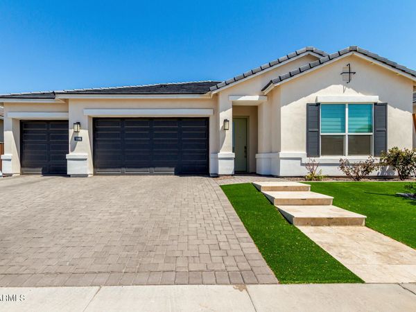 10446 W LONE CACTUS Drive, Peoria, AZ 85382