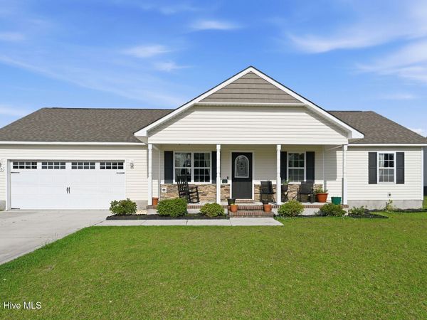 305 Basil Court , Hubert, NC 28539