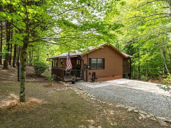 9 Settlers Crossing Way, Murphy, NC 28906
