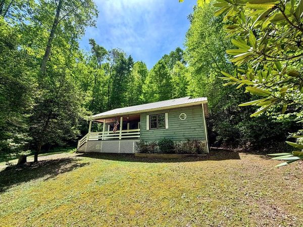 175 Cougar Lane , Whittier, NC 28789