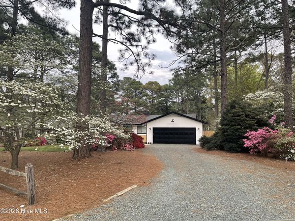 27 Par Drive , Whispering Pines, NC 28327