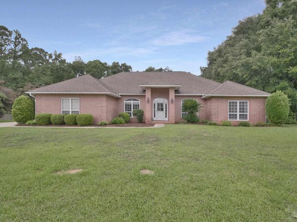 3038 Eagle Pointe Dr, Pace, FL 32571