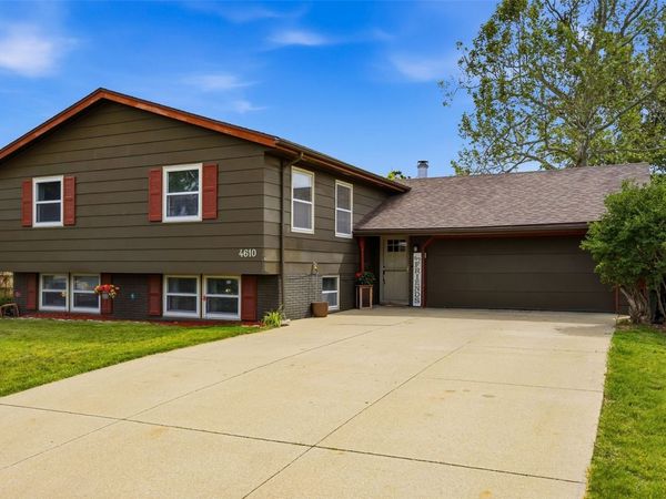 4610 Pineview Drive NE, Cedar Rapids, IA 52402