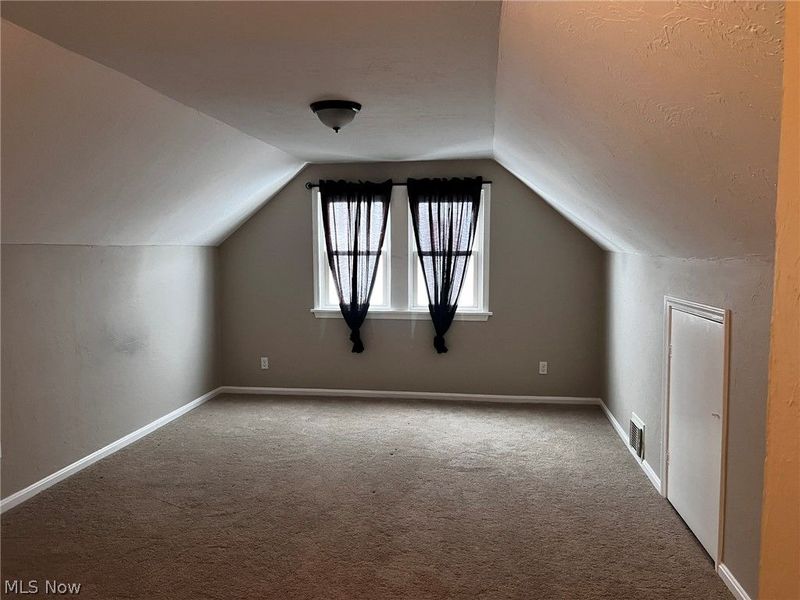 7618 Wooster Parkway, Parma, OH 44129 Photo 9