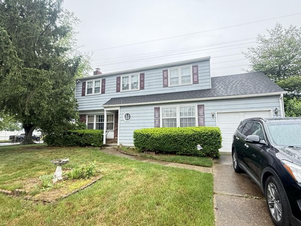 8220 Wyndam Road, Pennsauken, NJ 08110