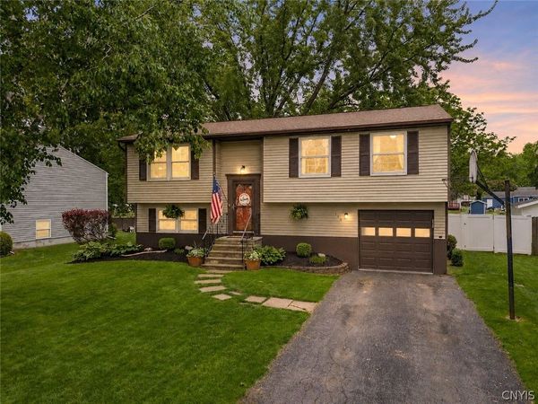 110 Rocky Road, Liverpool, NY 13090