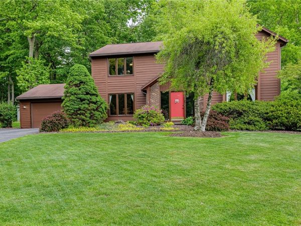 8 Great Garland, Fairport, NY 14450