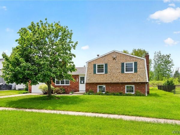 228 Gregory Place, Grand Island, NY 14072