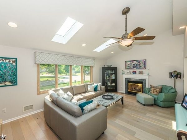 22 Woodbine Trl, Parsippany-Troy Hills, NJ 07054