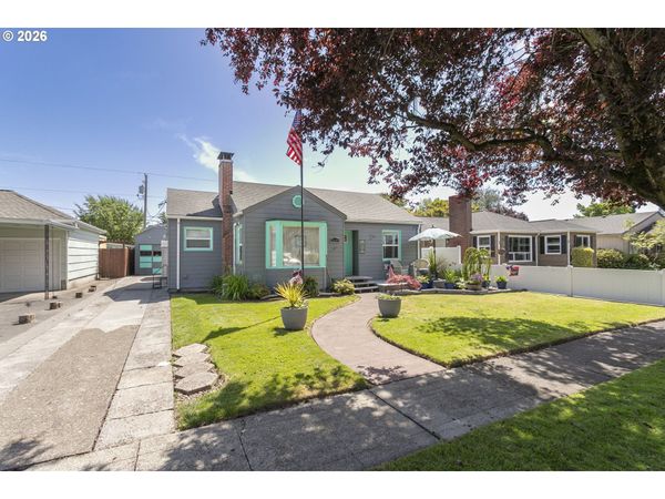 2649 Field ST, Longview, WA 98632