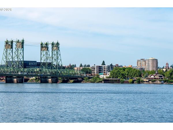 113 N HAYDEN BAY DR, Portland, OR 97217
