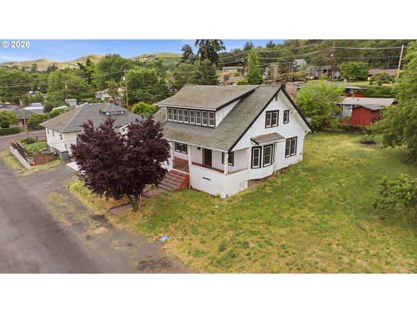826 E 15TH ST, The Dalles, OR 97058