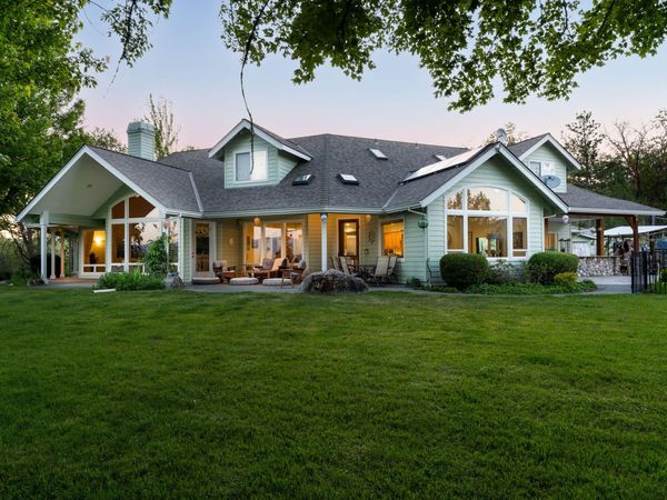 1117 Peco Road, Grants Pass, OR 97526