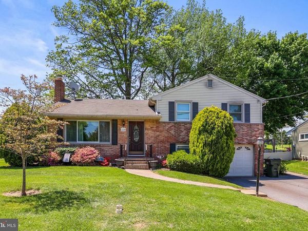 210 MELVALE ROAD , DALLASTOWN, PA 17313