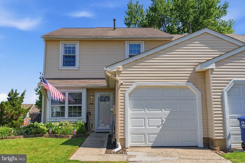72 Oakcrest Lane, Westampton, NJ 08060 Main Photo