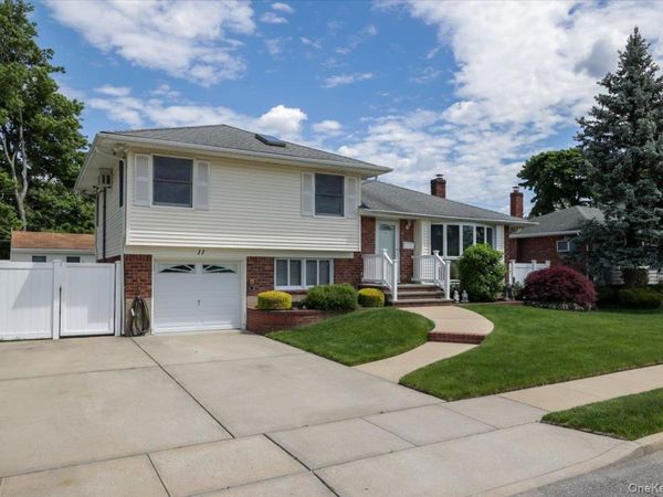 11 Damin Drive , Farmingdale, NY 11735