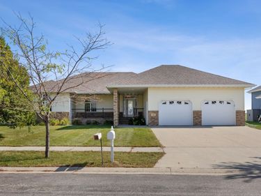 766 36th Street S, Moorhead, MN 56560