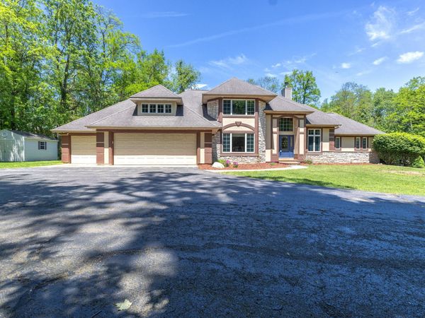 1722 W Kilgore Road, Kalamazoo, MI 49008