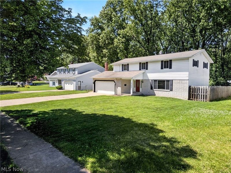 27864 Edgepark Boulevard, North Olmsted, OH 44070 Photo 11