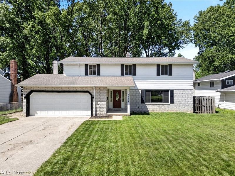 27864 Edgepark Boulevard, North Olmsted, OH 44070 Photo 2
