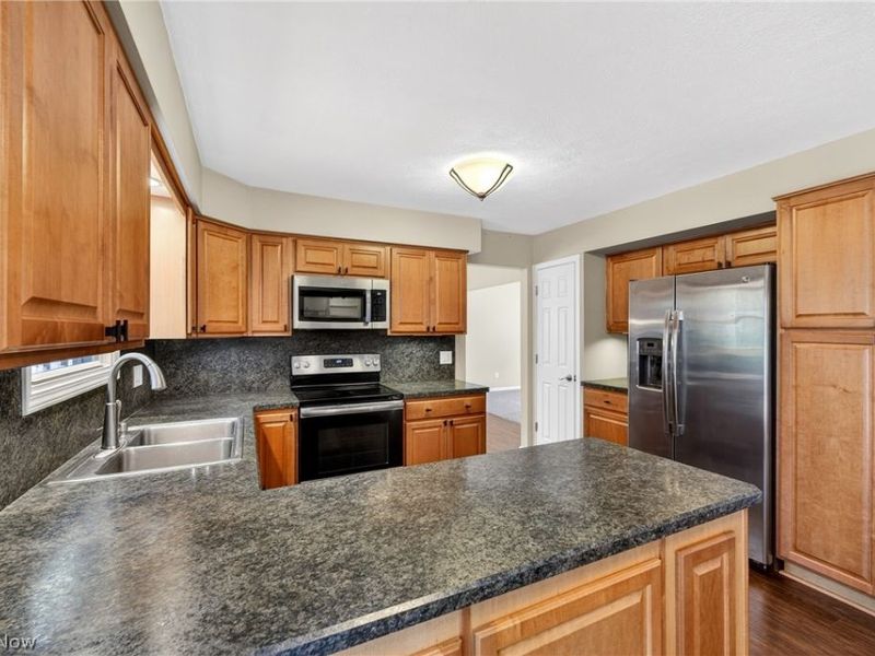 27864 Edgepark Boulevard, North Olmsted, OH 44070 Photo 21