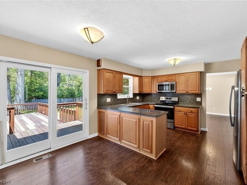 27864 Edgepark Boulevard, North Olmsted, OH 44070 Photo 22