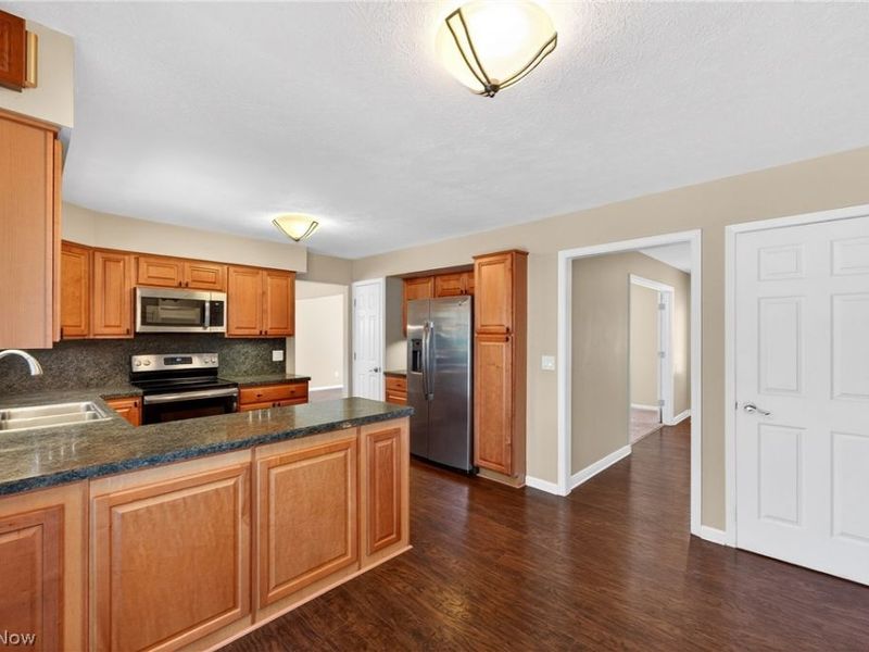 27864 Edgepark Boulevard, North Olmsted, OH 44070 Photo 23