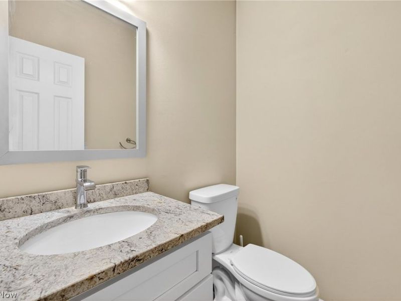 27864 Edgepark Boulevard, North Olmsted, OH 44070 Photo 27