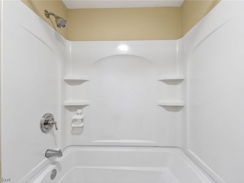 27864 Edgepark Boulevard, North Olmsted, OH 44070 Photo 34