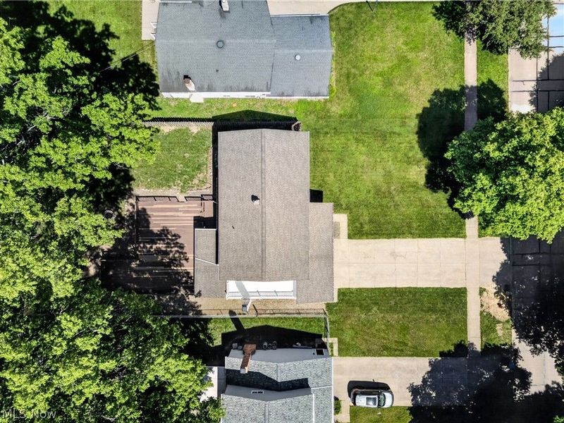 27864 Edgepark Boulevard, North Olmsted, OH 44070 Photo 4