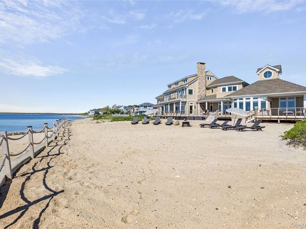 49 Dunlookin Lane, South Jamesport, NY 11970