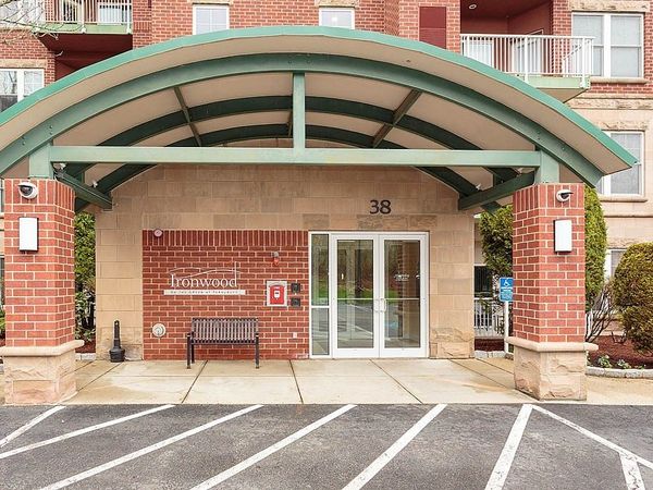 38 Village Rd, Unit 103, Middleton, MA 01949