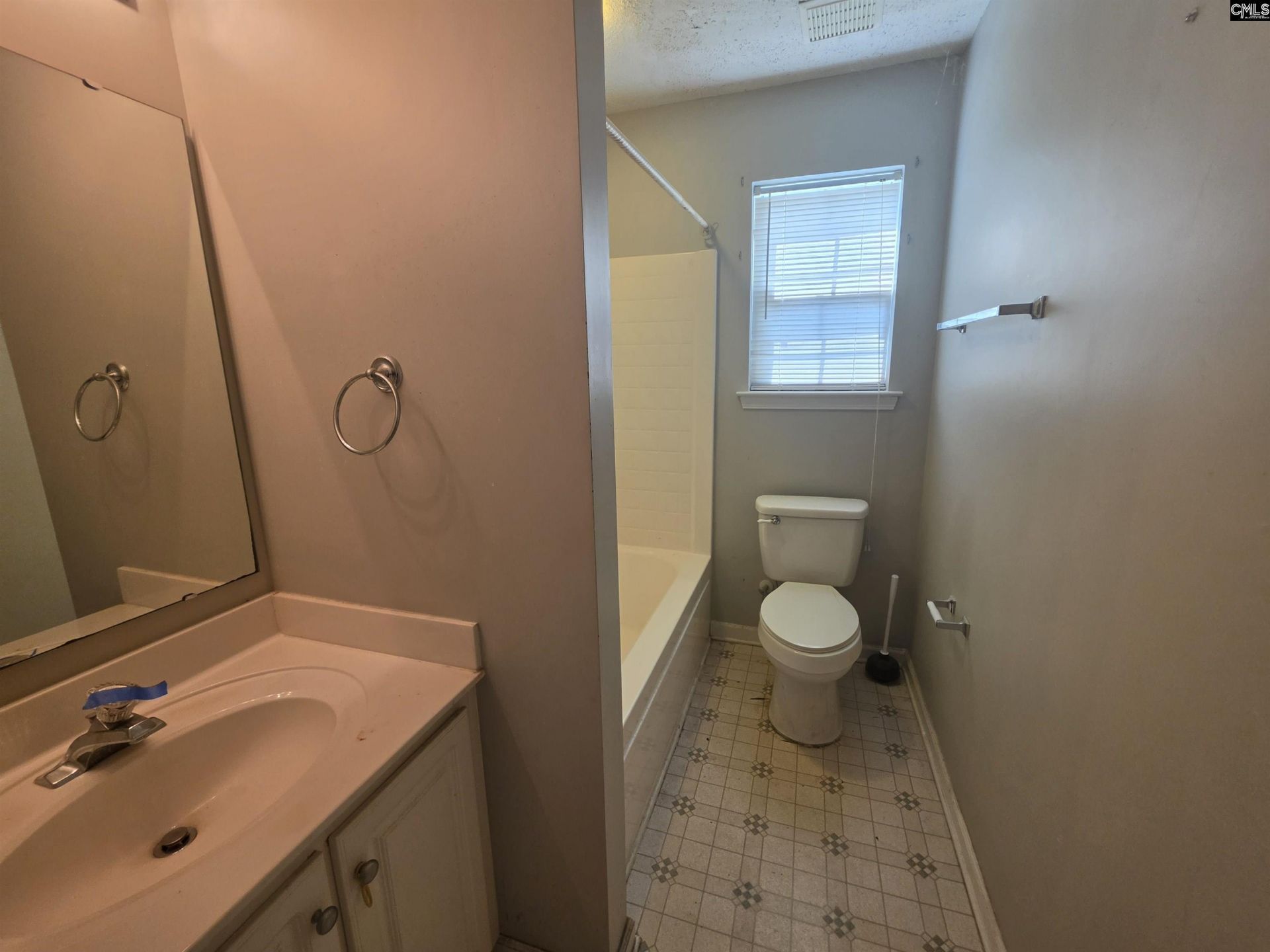 108 Creek Side Court Photo 13