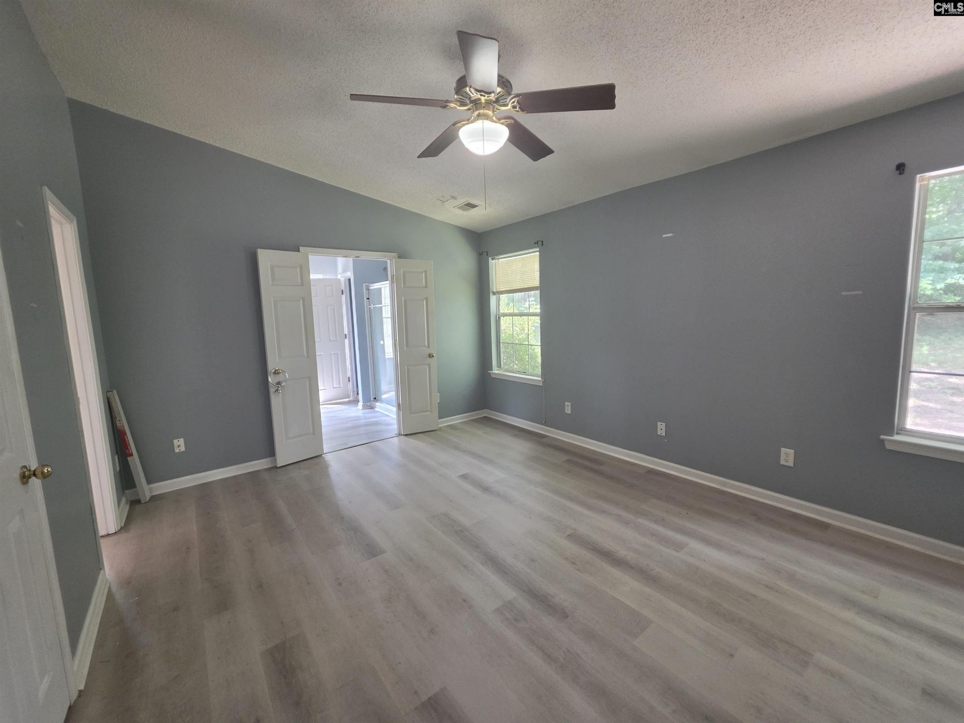 108 Creek Side Court Photo 8