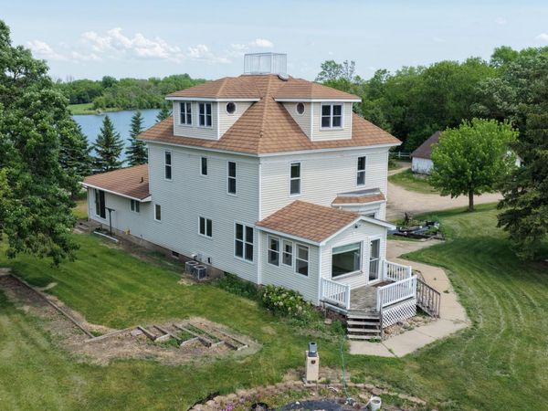 411 60th Avenue NE, Willmar, MN 56201