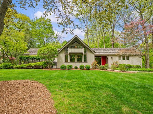 3020 Dozer Drive, St. Joseph, MI 49085