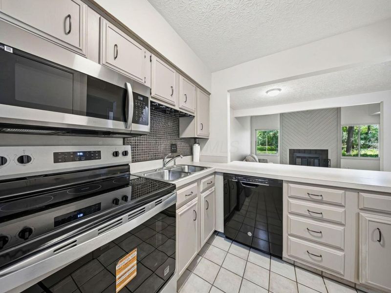 400 Fenway Road , Unit A, Columbus, OH 43214 Photo 10