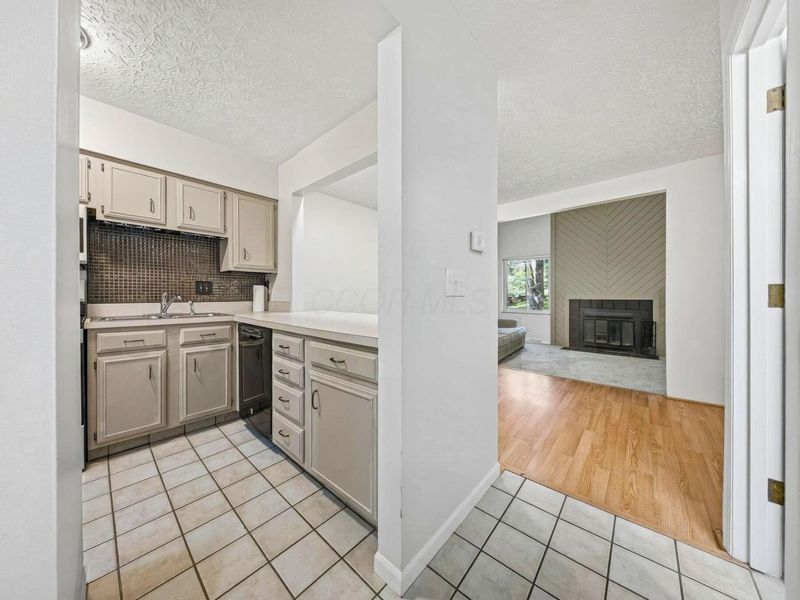 400 Fenway Road , Unit A, Columbus, OH 43214 Photo 6