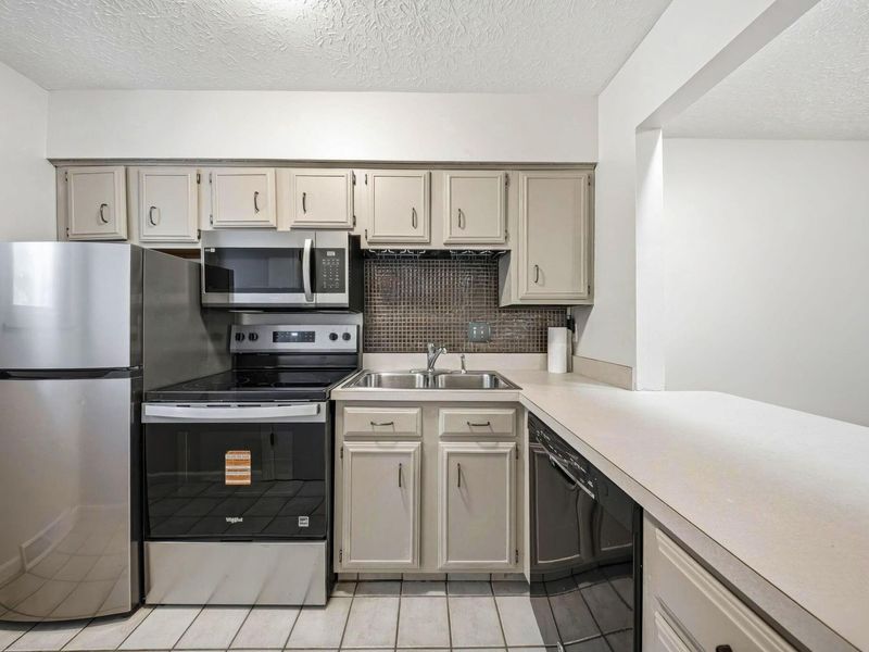 400 Fenway Road , Unit A, Columbus, OH 43214 Photo 8