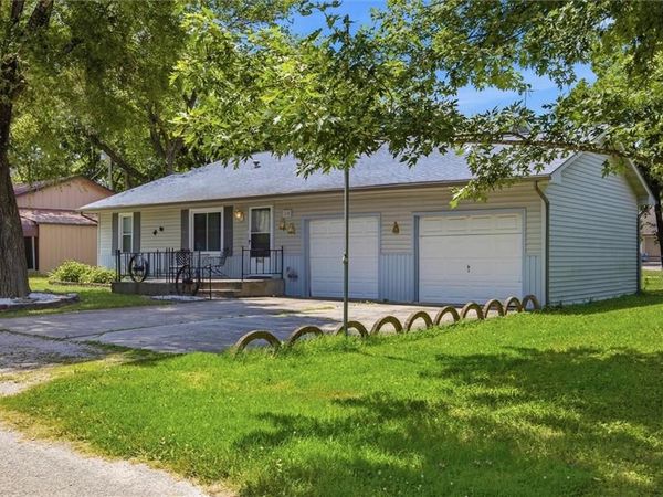 818 N Houston Street, Adrian, MO 64720