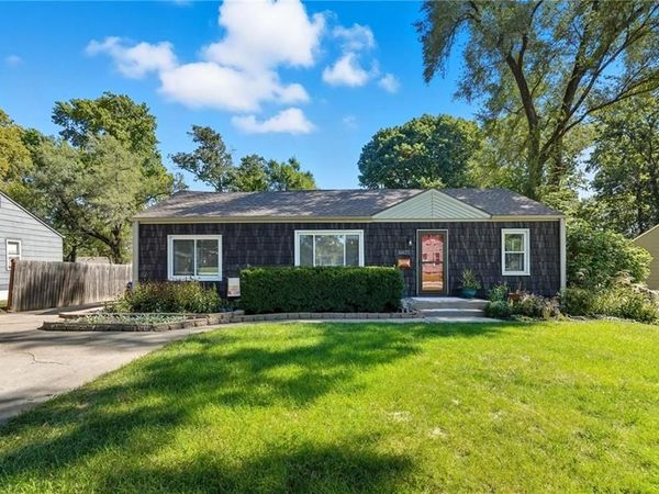 6823 Barton Drive, Shawnee, KS 66203