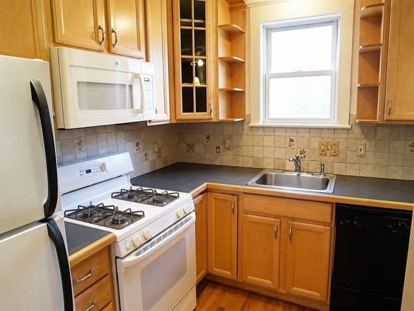 74 Bacon St, Unit 2, Waltham, MA 02451