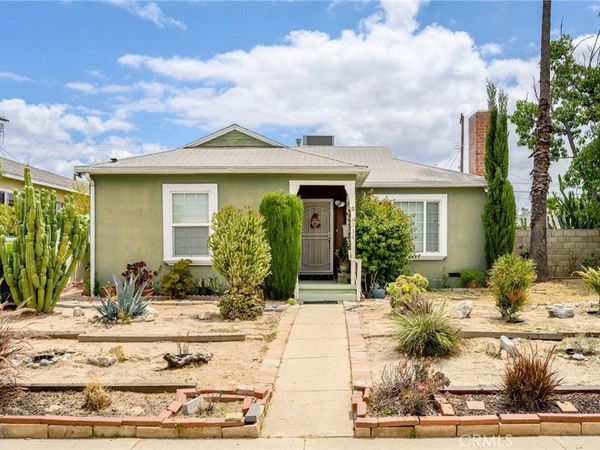 8036 Whitsett Avenue, North Hollywood, CA 91605